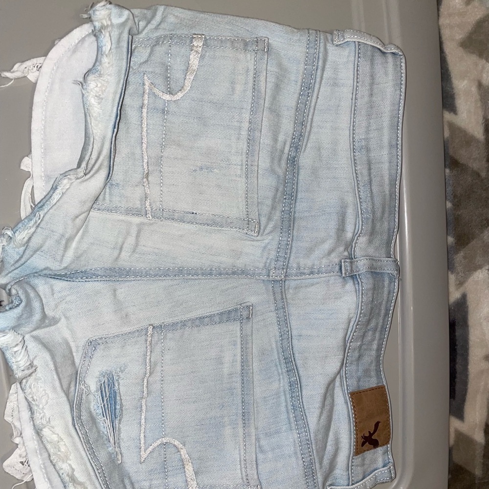 American Eagle Size 4 distressed shorts
